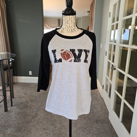 Love Football T shirt - Picture 2 of 10